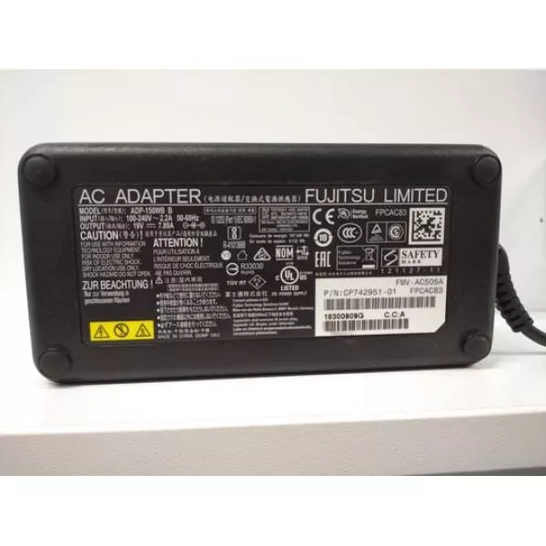 Power adapter Fujitsu 150W  5,5 x 2,5mm, 19V