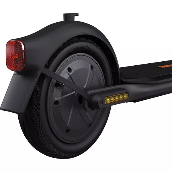 Segway Ninebot KickScooter F2 Plus elektromos roller + Ráadás Segway Ninebot felnőtt fekete bukósisak (L-es méret)